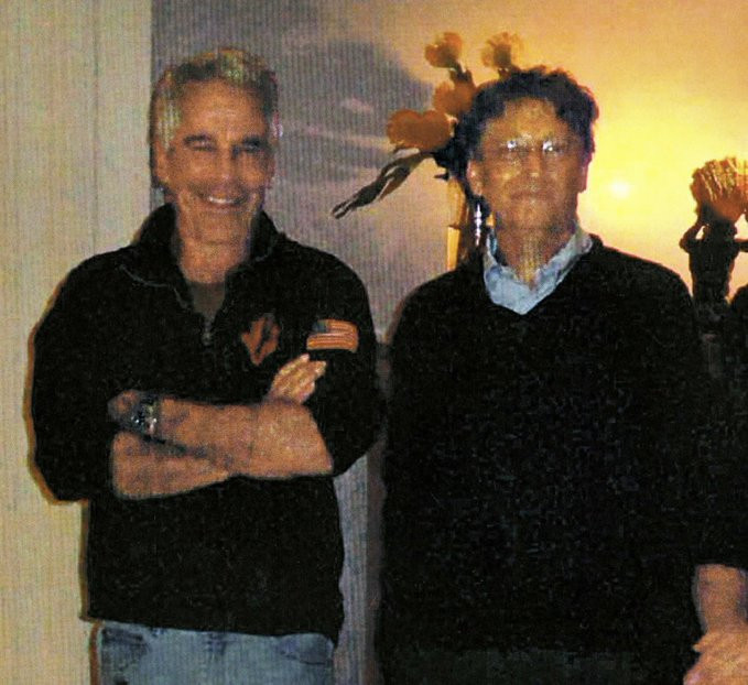 Bill Gates se ensucia con Jeffrey Epstein Los rusos y el divorcio